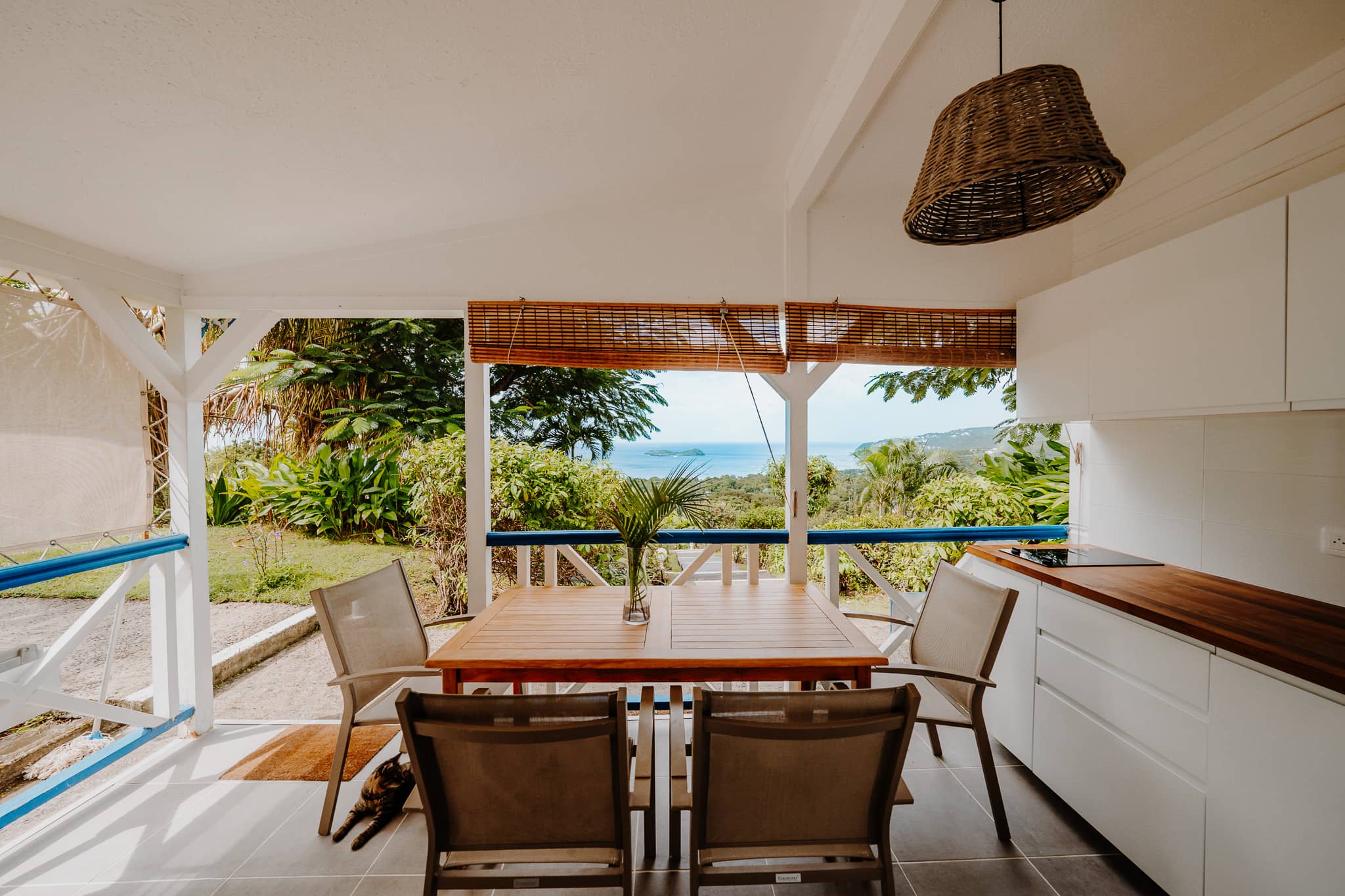 bungalow 2